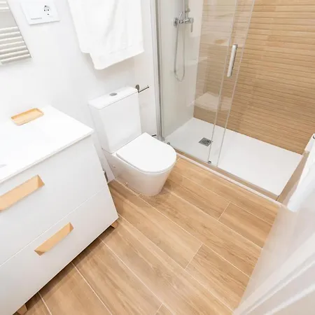 Avenida De America Apartmán *