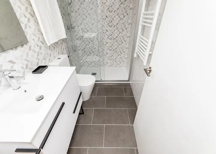 Avenida De America Lägenhet *