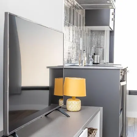 Avenida De America Apartment