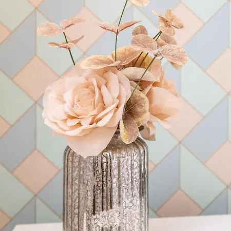 Avenida De America Apartment