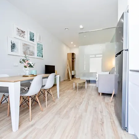 Avenida De America Apartment *